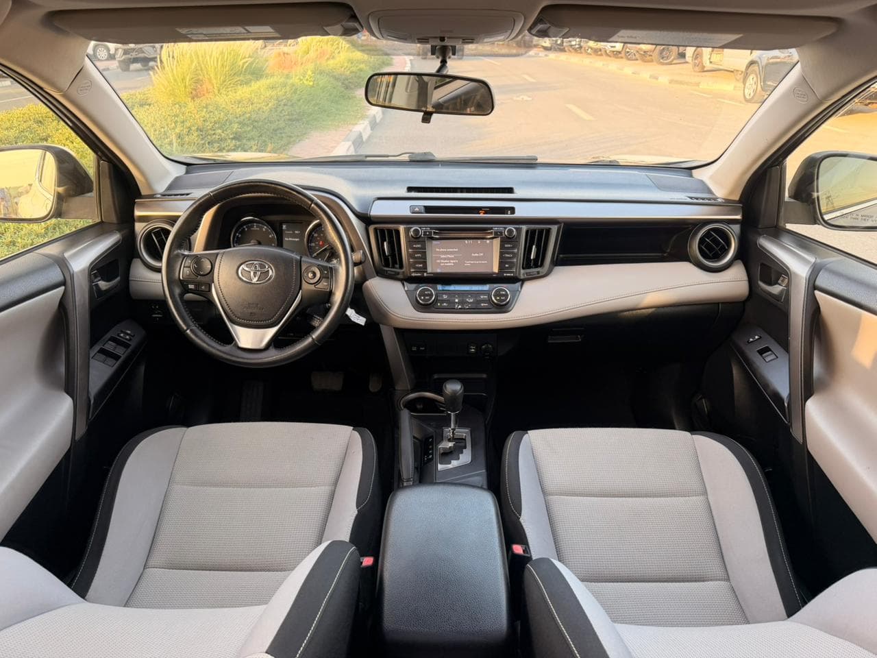 TOYOTA RAV4 XLE | Toyota RAV4 XLE - SUV Fiable et Confortable