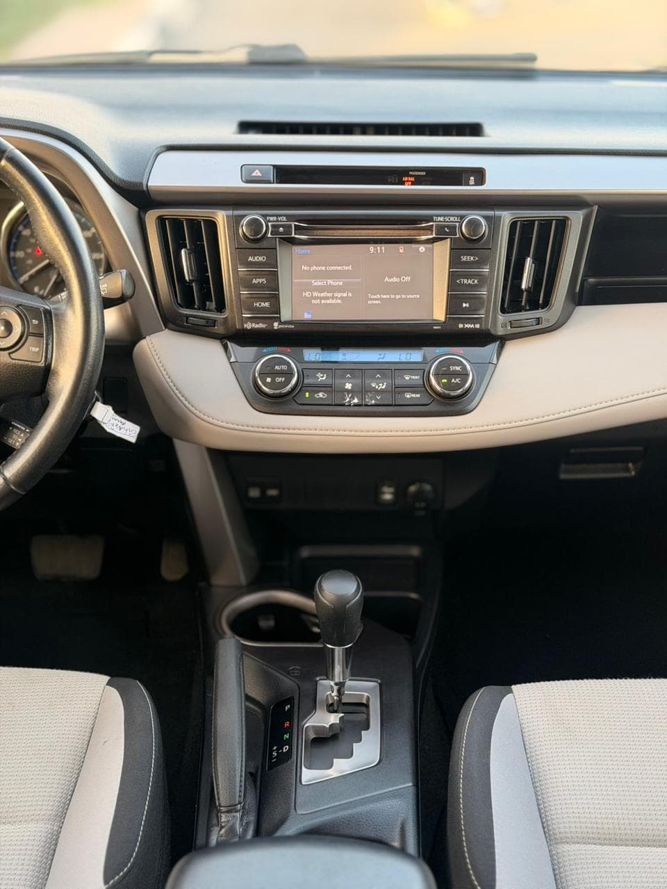 TOYOTA RAV4 XLE | Toyota RAV4 XLE - SUV Fiable et Confortable